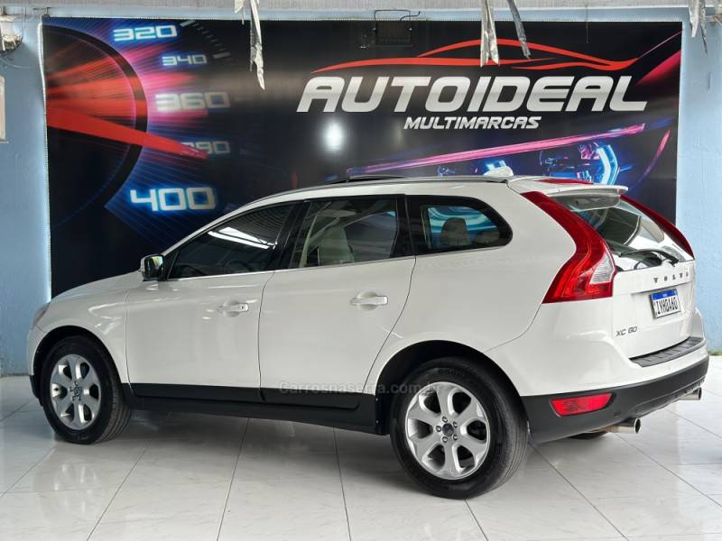 VOLVO - XC60 - 2011/2011 - Branca - R$ 59.900,00