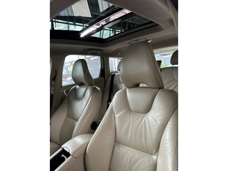 VOLVO - XC60 - 2011/2011 - Branca - R$ 59.900,00