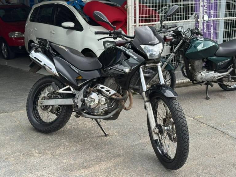 HONDA - NX4 FALCON - 2003/2003 - Preta - R$ 15.900,00