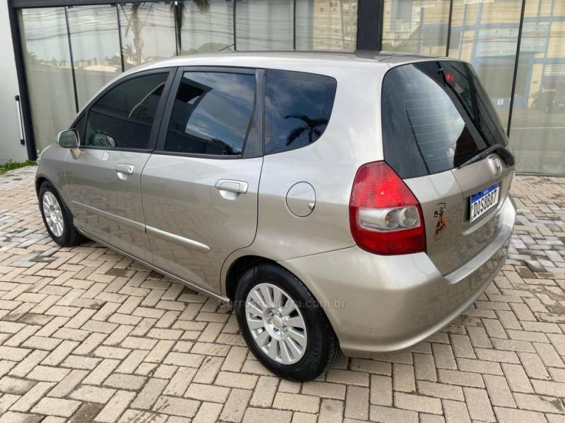 HONDA - FIT - 2004/2004 - Dourada - R$ 32.900,00