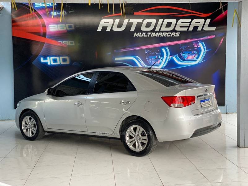 KIA MOTORS - CERATO - 2010/2010 - Prata - R$ 44.900,00