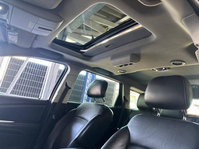 FIAT - FREEMONT - 2011/2012 - Cinza - R$ 52.900,00