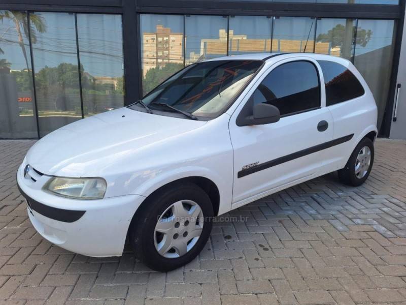 CHEVROLET - CELTA - 2005/2005 - Branca - R$ 16.900,00