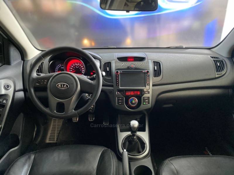 KIA MOTORS - CERATO - 2010/2010 - Prata - R$ 44.900,00