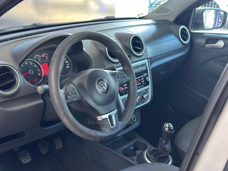 VOLKSWAGEN - VOYAGE - 2015/2015 - Cinza - R$ 41.900,00