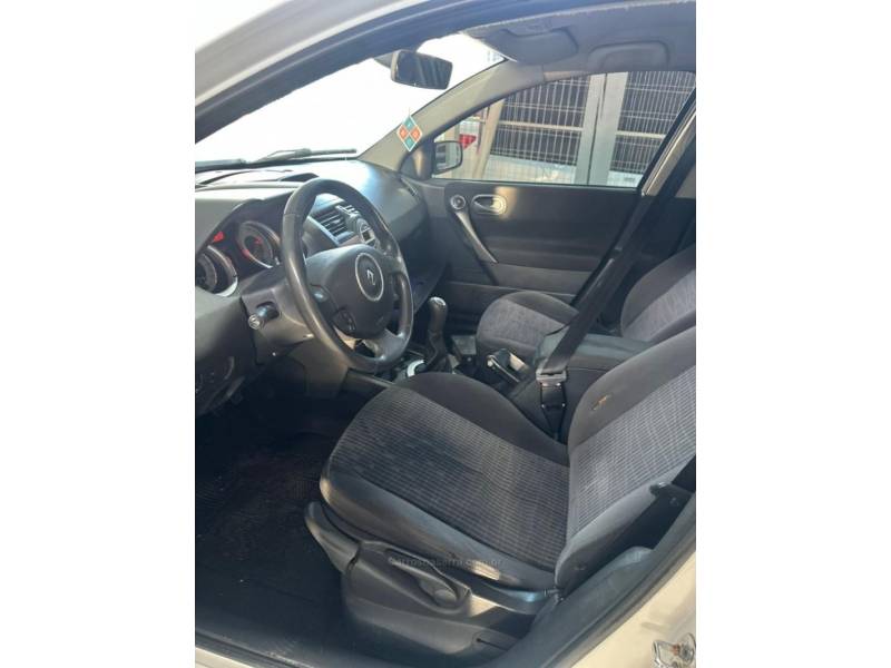 RENAULT - MÉGANE - 2013/2013 - Branca - R$ 34.900,00