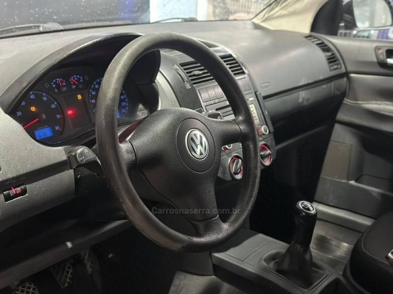 VOLKSWAGEN - POLO - 2008/2008 - Preta - R$ 29.900,00