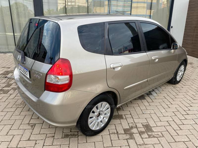 HONDA - FIT - 2004/2004 - Dourada - R$ 32.900,00