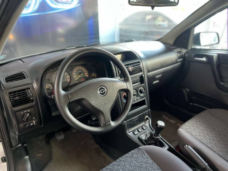 CHEVROLET - ASTRA - 2008/2008 - Prata - R$ 31.900,00