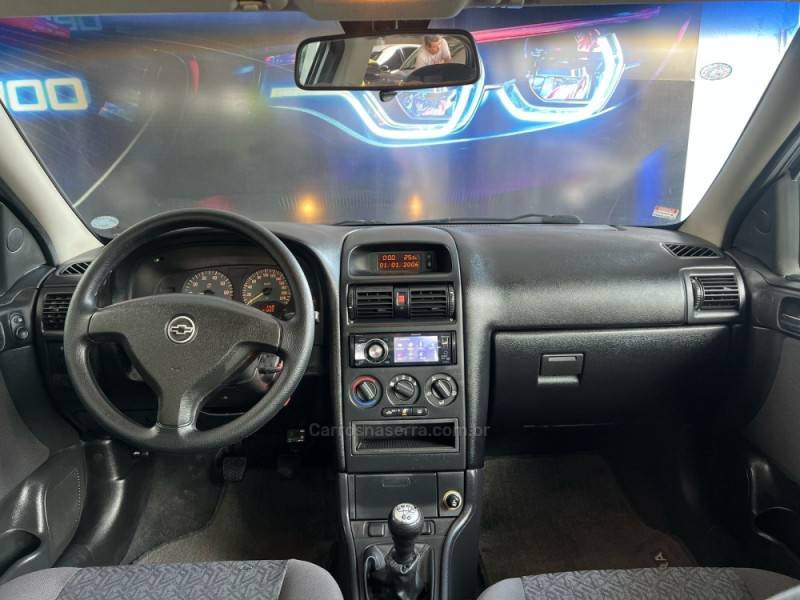 CHEVROLET - ASTRA - 2008/2008 - Prata - R$ 31.900,00