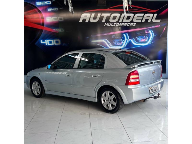 CHEVROLET - ASTRA - 2008/2008 - Prata - R$ 31.900,00